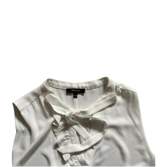 White Halter Top with Ruffle Detail - Picture 3 of 3